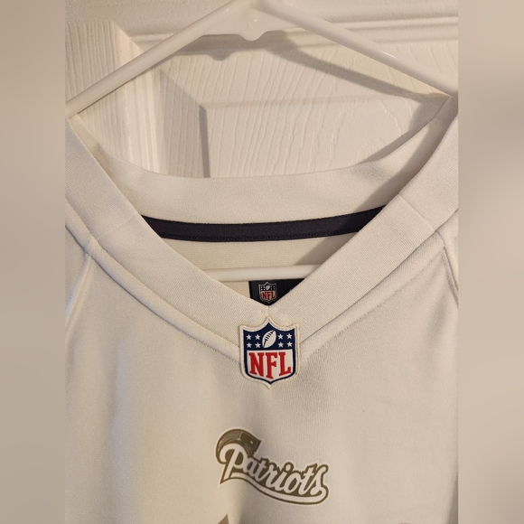 New England Patriots Tom Brady Jersey Salute To Service Men's XL - Picture 8 of 8